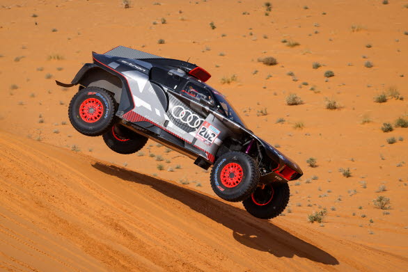 Dakar Rally 2022. Audi RS Q e-tron #202 (Team Audi Sport), Carlos Sainz/Lucas Cruz