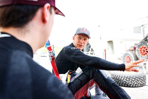 Mattias Ekström och Emil Bergkvist i team inför Dakarrallyt 2023