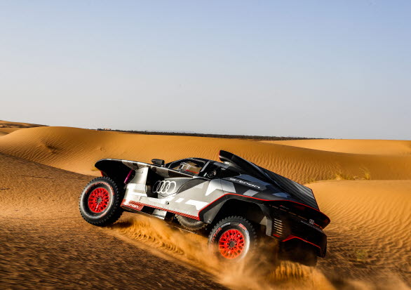 Audi RS Q e-tron inleder ny elektrifierad era i Dakarrallyt