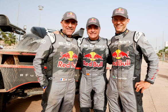 Stéphane Peterhansel,  Carlos Sainz och Mattias Ekström startar i Dakarrallyt i var sin Audi RS Q e-tron