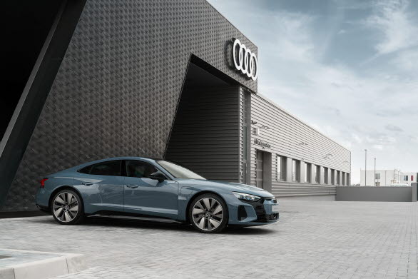 Audi ökar investeringarna i e-mobilitet